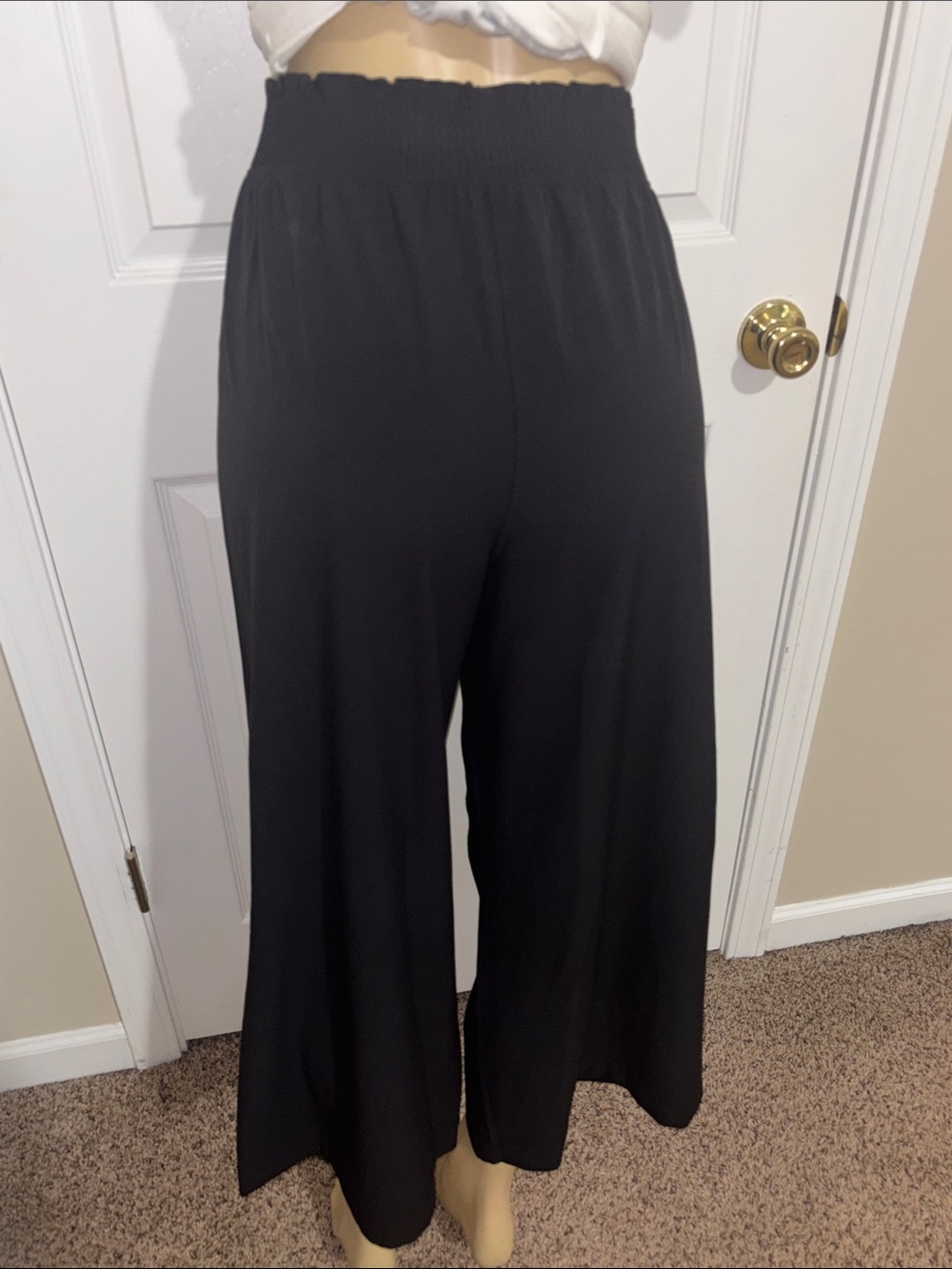 Lululemon Stretch Woven Ruffle-Waist Wide-Leg Cropped Pant - Picture 7 of 9